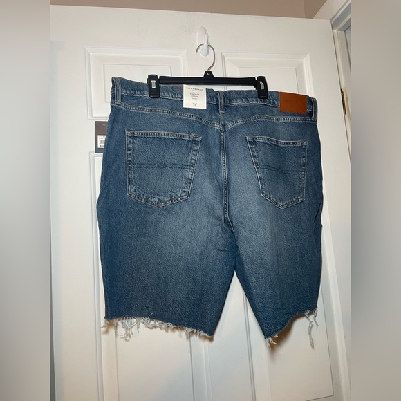 Lucky Brand Vintage Mens Loose Jean Shorts Cutoff Size 42 Comforter Stretch NEW - Picture 6 of 13